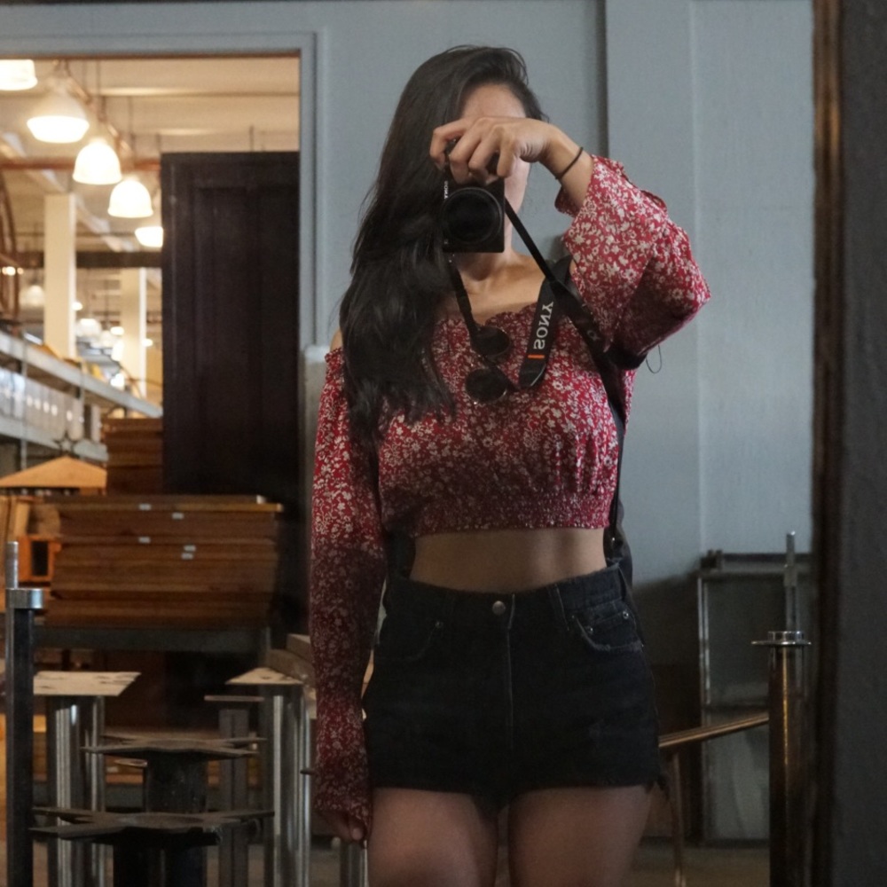Red Floral Crop Top - Picture 2 of 2
